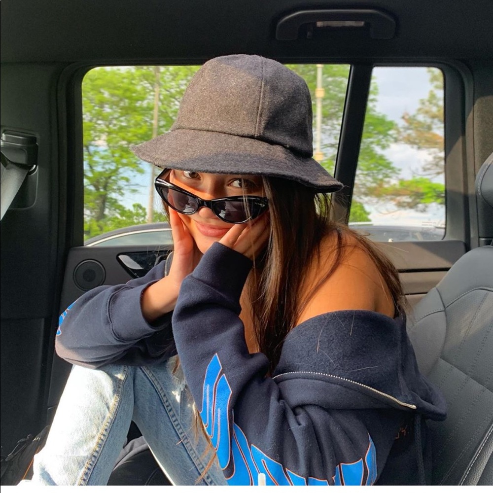 Brandy Melville dark gray buckle hat